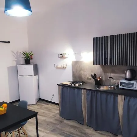 Demasiantval House