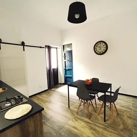 Apartment Demasiantval House