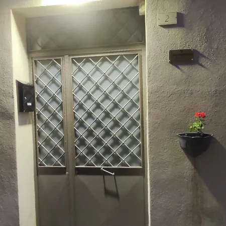 Apartment Demasiantval House