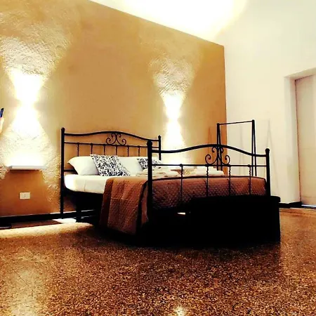 Demasiantval House